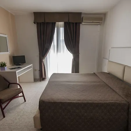 Hotel Rina 4*